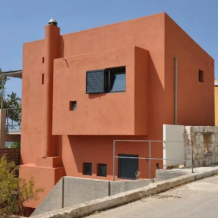 Red Art Maisonette بيت للعطل *