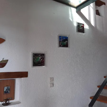 Red Art Maisonette Hébergement de vacances Kardhakáta