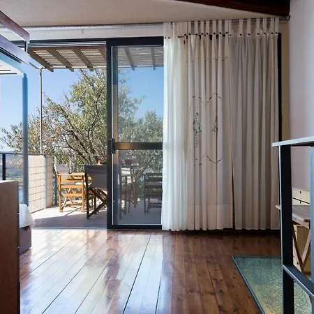 Vakantiehuis Red Art Maisonette Kardhakáta