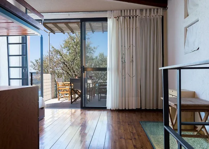 Vakantiehuis Red Art Maisonette Kardhakáta