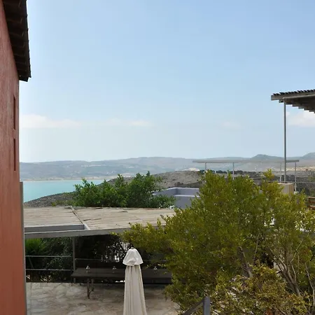 Red Art Maisonette Holiday home *